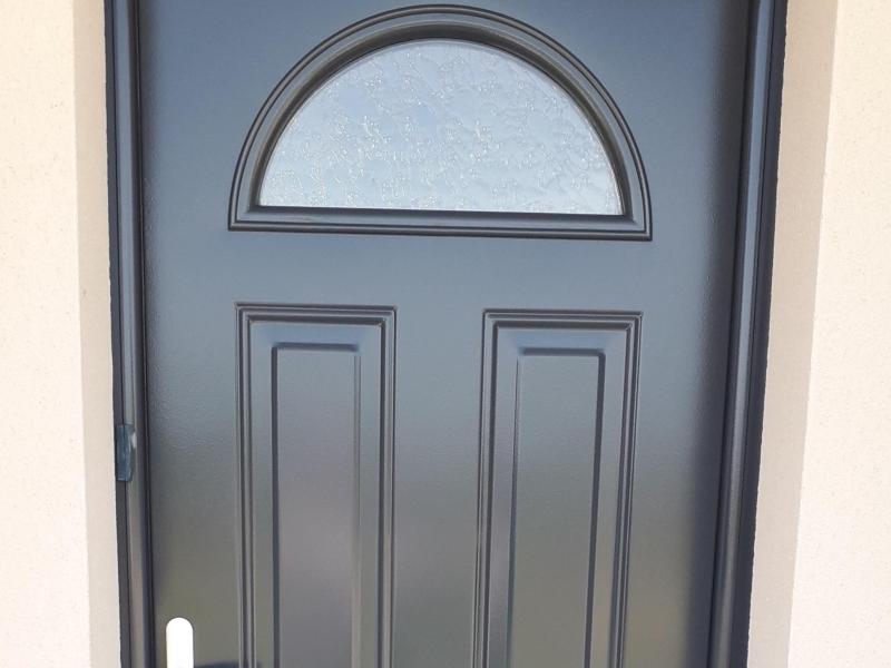 Relaquage porte d'entrée maison - APRES
