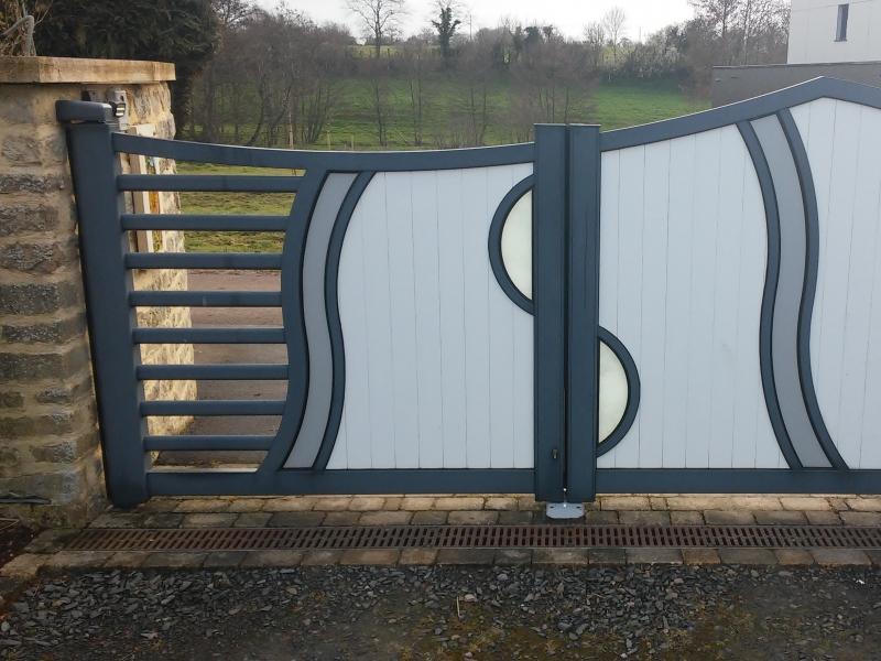 Rénovation peinture portail 4 - AVANT