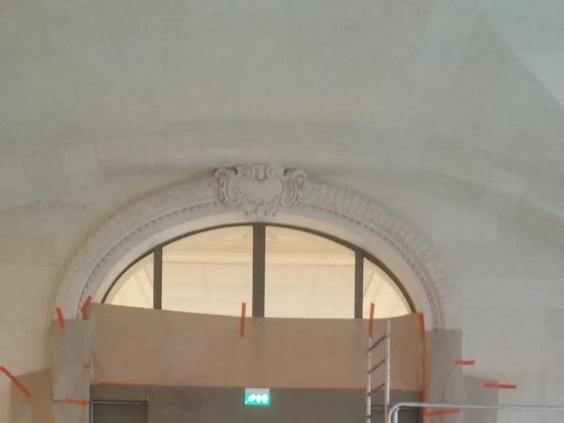 Rénovation peinture porte hall musée - PENDANT