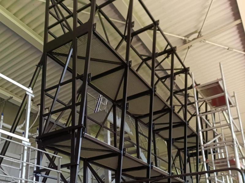 Traitement anticorrosion et couche de finition