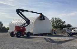 Mise en place de la bâche de protection de la cabine de peinture modulable