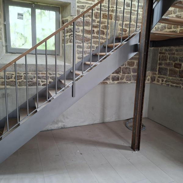 Application d’une peinture polyuréthane Direct to Metal pour une protection durable