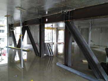 Charpente m&eacute;tallique avant mise en peinture