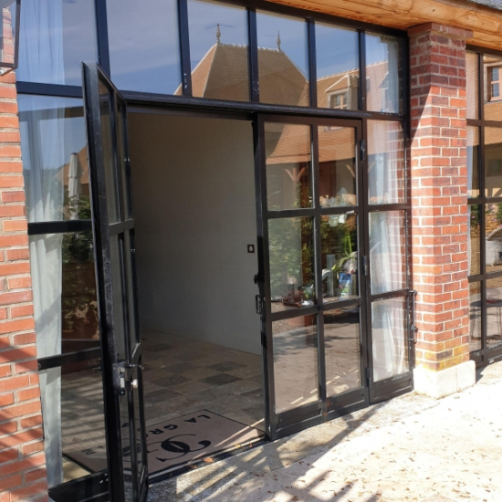 Faire repeindre portes et fen&ecirc;tres alu et PVC - SDI Peinture