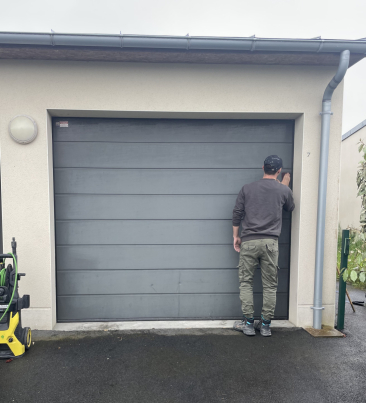 Audit porte de garage avant r&eacute;novation peinture - SDI Peinture