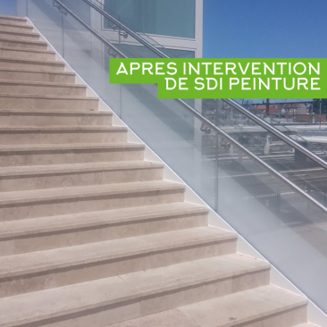 Peinture anticorosion sur escalier m&eacute;tallique
