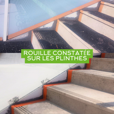 Rouille constat&eacute;e sur les plinthes de l'escalier de la gare de Chartres